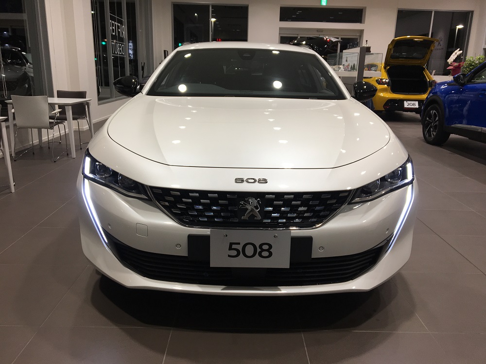  Peugeot 508 Premium Leather Edition 展示しております